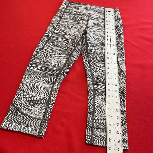 Lululemon Movement Crop Everlux Pants Vapor Gray Leggings Size 6 - Picture 4 of 9